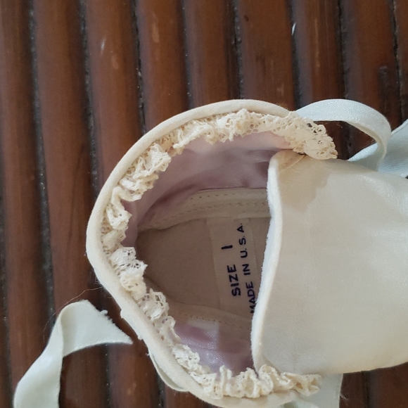 shoes - Picture 4 of 8